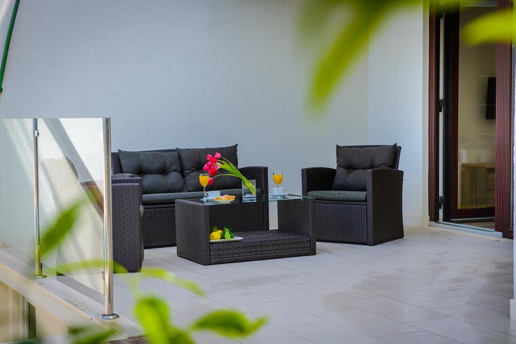 Tandem Apartments With Swimming Pool Cavtat Kültér fotó